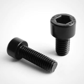 Socket Cap Bolts >